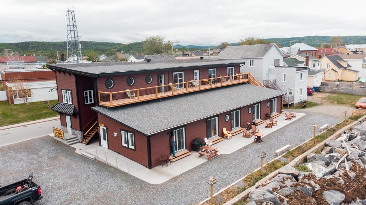 Auberge Du Vieux Faubourg Sainte Anne des Monts Экстерьер фото